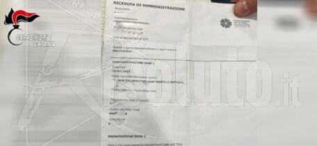Vaccini per ottenere falsi green pass, in cambio di dosi di droga: 9 arresti a Catania