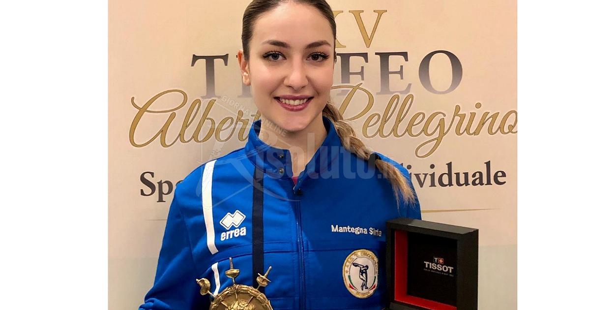 Siria Mantegna della Discobolo vince il trofeo "Acquamarina" di sciabola femminile