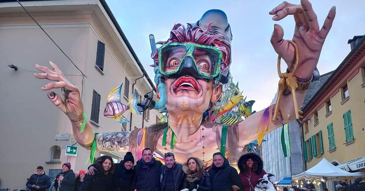 Carnevale di Sciacca da esportazione, carristi saccensi a Cento e Viareggio