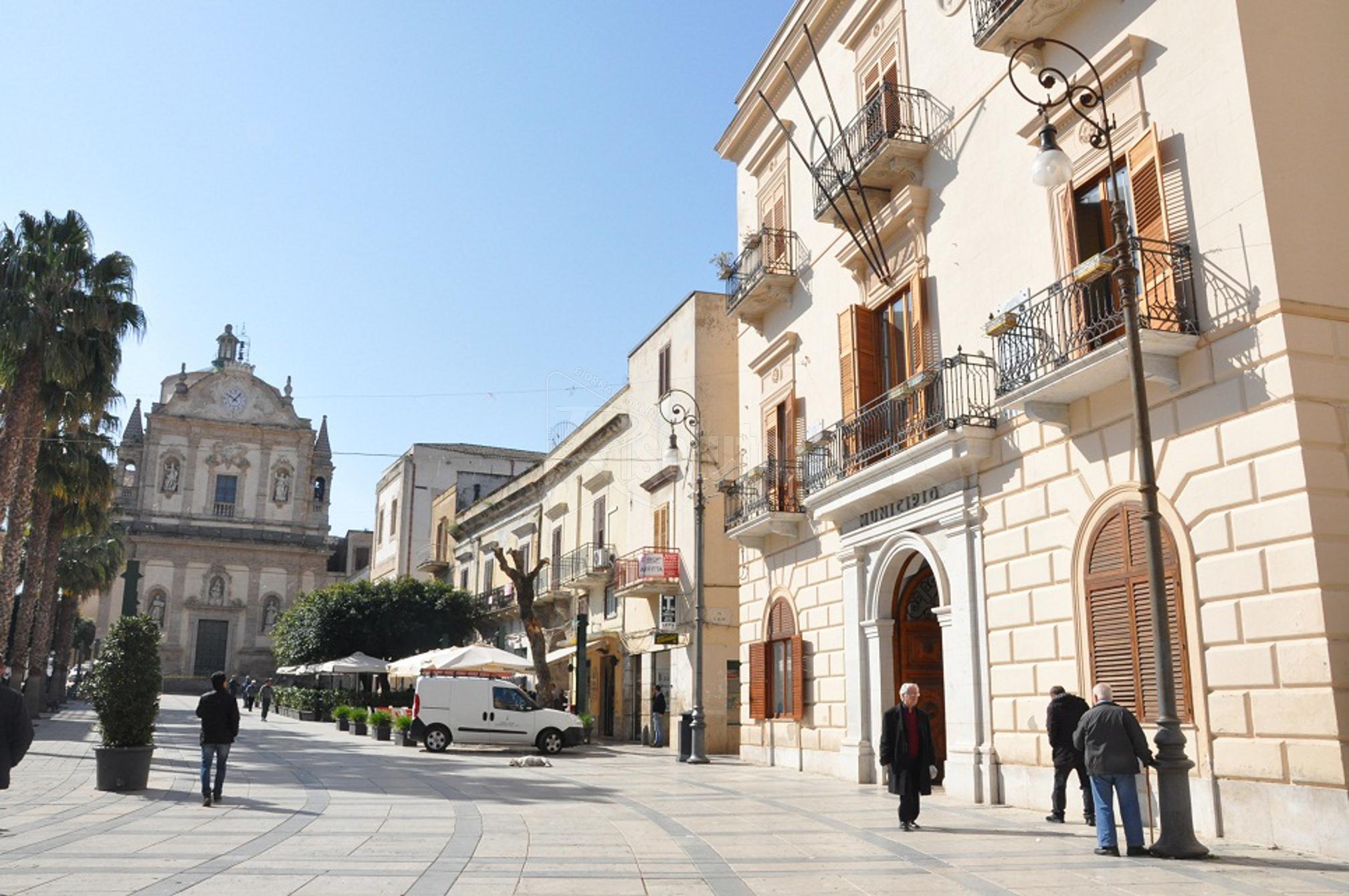 Caccia ai complici di Messina Denaro, perquisizione della Dia al comune di Alcamo