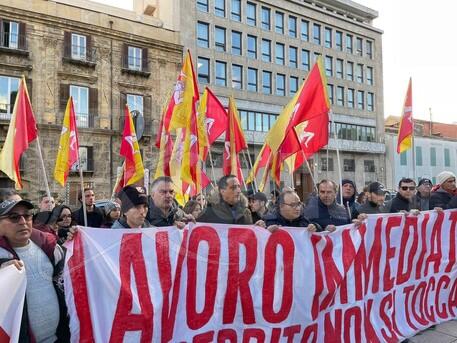 Palermo, protesta dei disoccupati con reddito di cittadinanza alla Regione