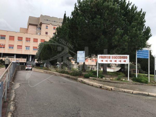 Esce da un cancello in strada e viene investita da una vettura, muore bimba di 4 anni