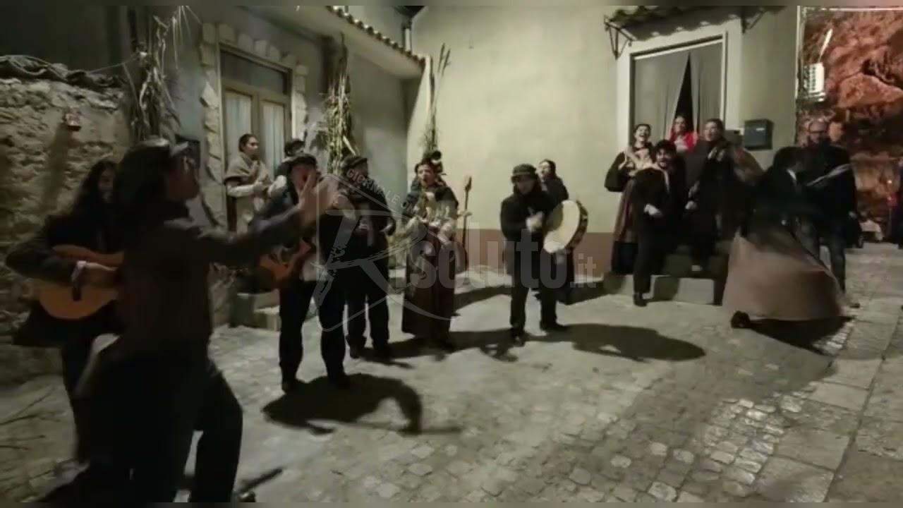 Ancora tanti visitatori per la seconda giornata di Caltabellotta città presepe (Video)