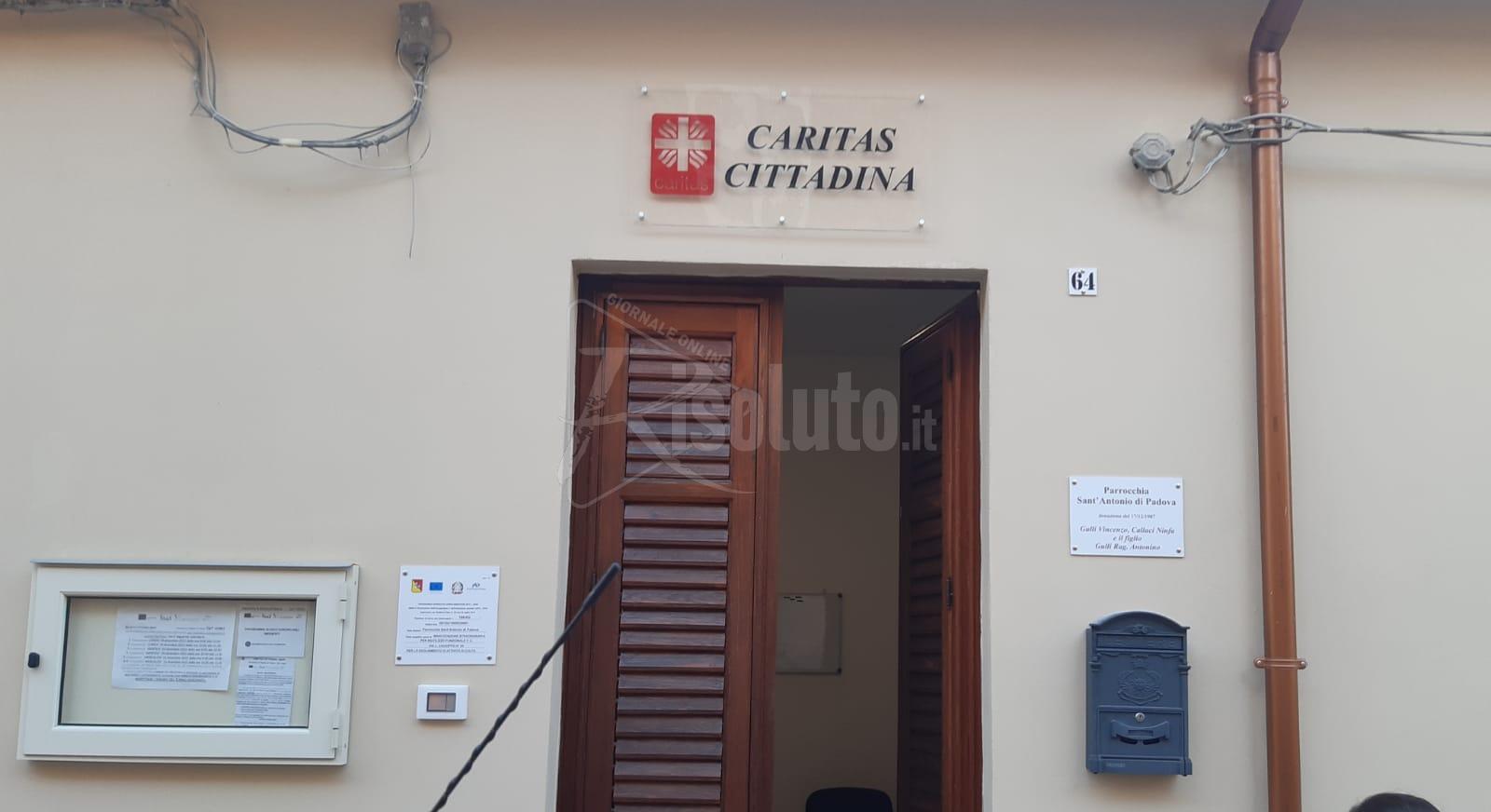 Menfi riapre la sede Caritas, arriva l’Arcivescovo