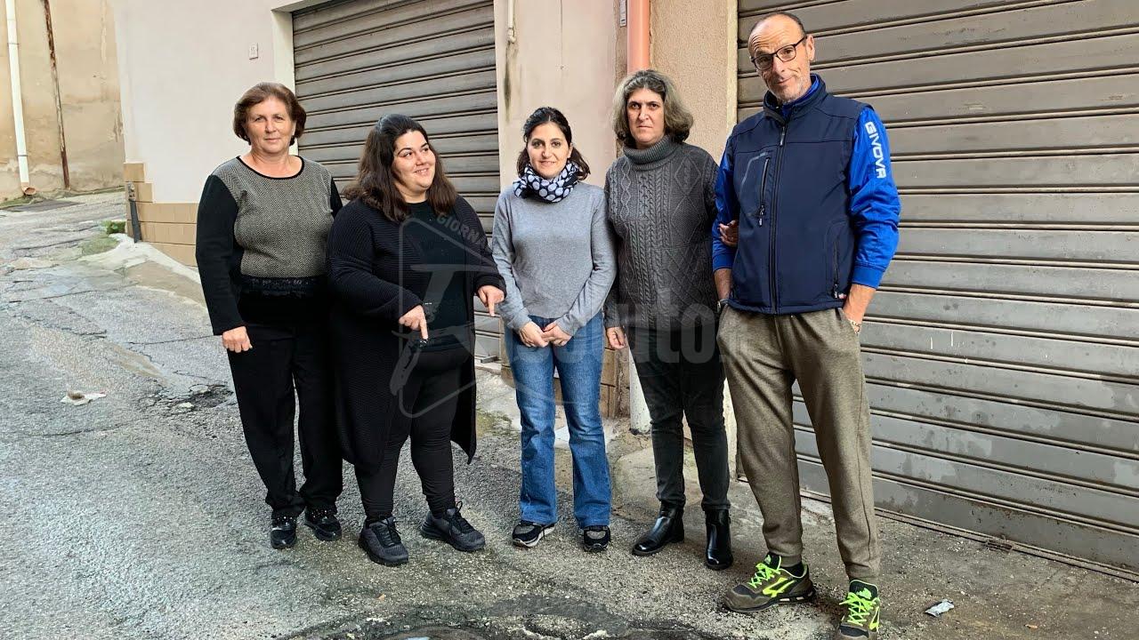 Cercasi Aica in via Caltanissetta, i residenti: "Siamo circondati dalle perdite" (Video)