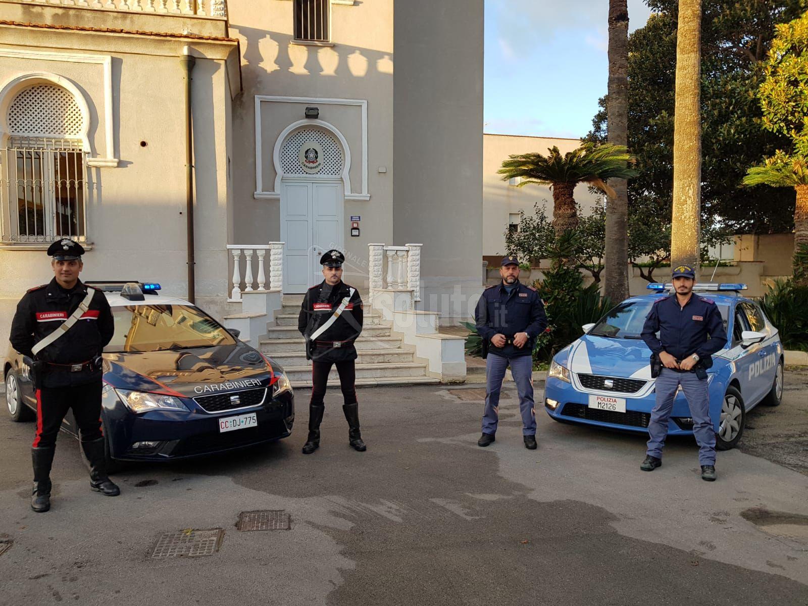 Due vetture bruciate in un parcheggio a Marsala, incastrato dalle telecamere l'autore