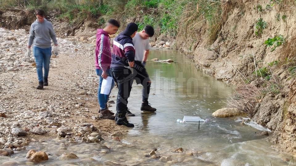 Campionamento al torrente Carabollace di Sciacca per Marevivo Sicilia