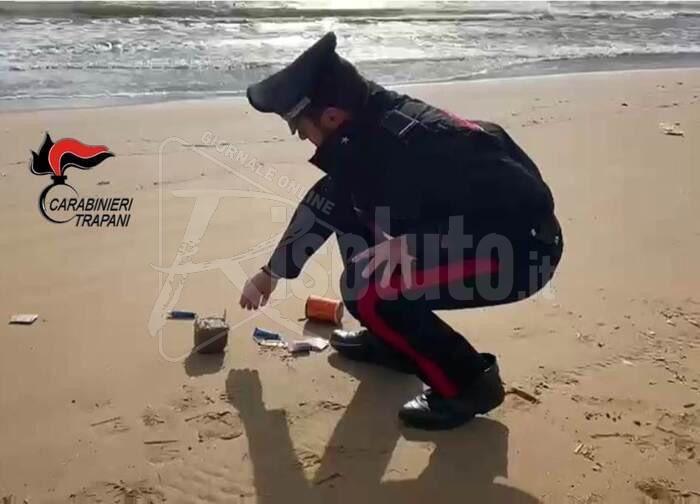 Campobello di Mazara, hashish abbandonata in spiaggia a Tre Fontane