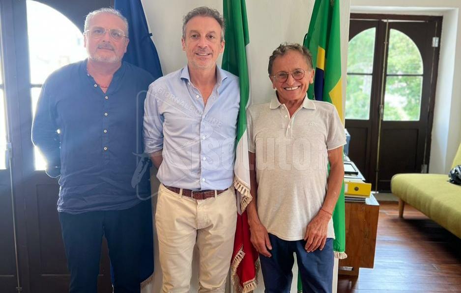 Turi Dimino e Vincenzo Fazio a San Salvador de Bahia incontrano il console italiano