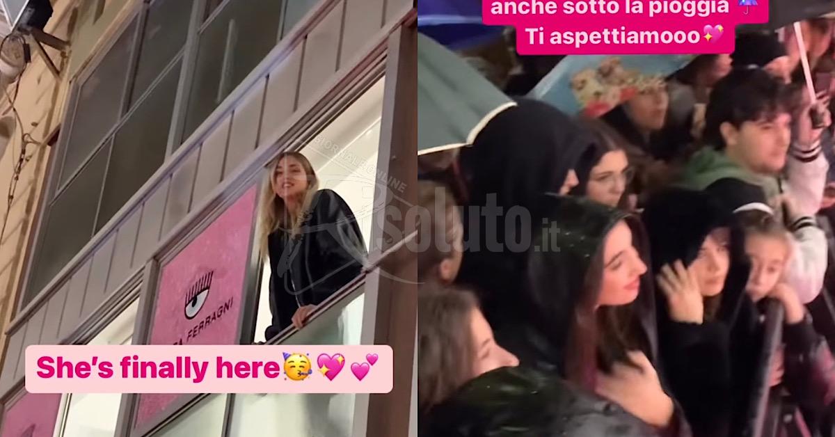 Fan sotto la pioggia a Palermo per Chiara Ferragni