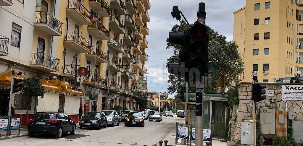 Il Comune di Sciacca alla ricerca di 3 mila euro per rimettere in funzione il semaforo di via Cappuccini