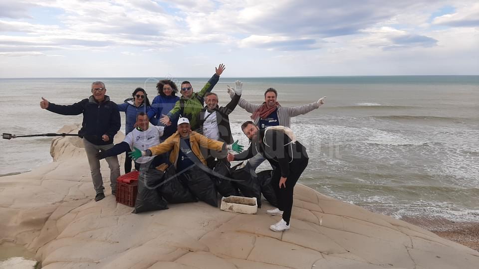 Venti milioni di metri quadrati di spiagge libere da rifiuti e plastiche, il WWF Sicilia scende in campo con "RiPartyAmo"