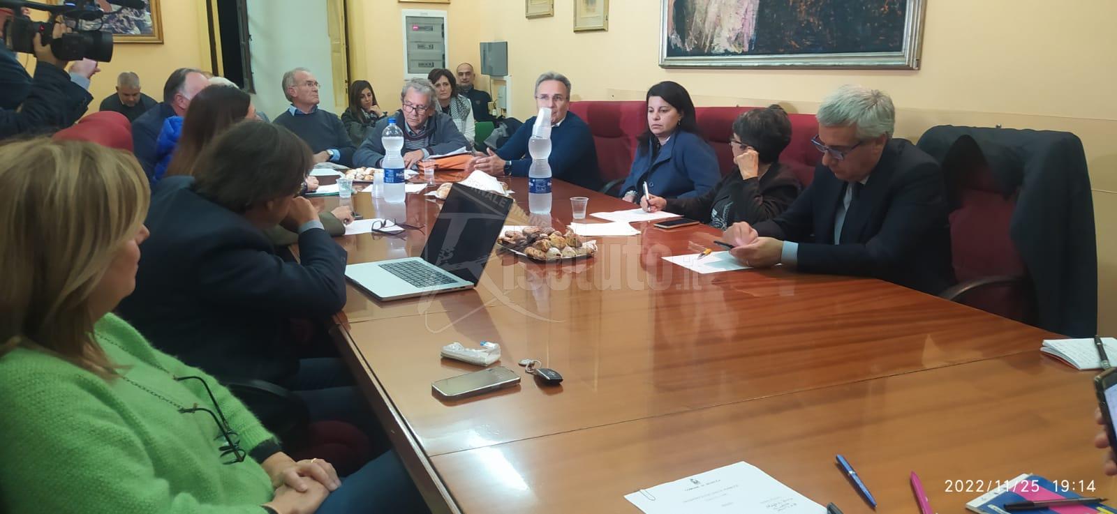 Snobbato il consiglio comunale dalla riunione sanita', l'opposizione chiede ora di parlarne in seduta