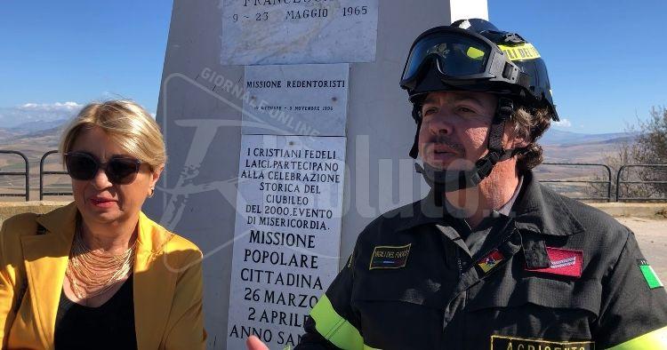 Si lanciò nel pullman che si era ribaltato sulla Fondovalle per aiutare i passeggeri, encomio solenne