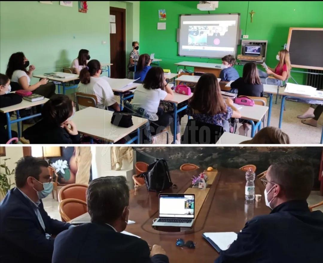 Nuovi contenitori per effettuare la raccolta differenziata nelle scuole, l'iniziativa di "Riberambiente"