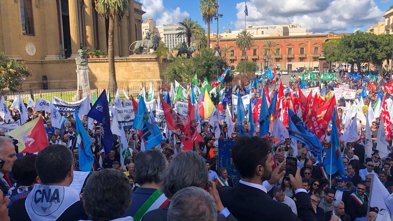 Caro bollette, a Palermo in tanti di Sciacca e Ribera (Video e foto)