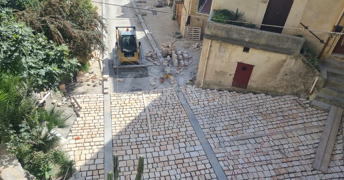 Antiche tecniche edilizie e recupero della pavimentazione nel centro di Caltabellotta