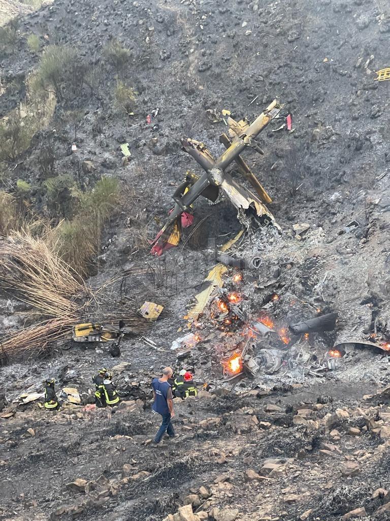 Continuano le ricerche dei piloti del canadair precipitato a Linguaglossa