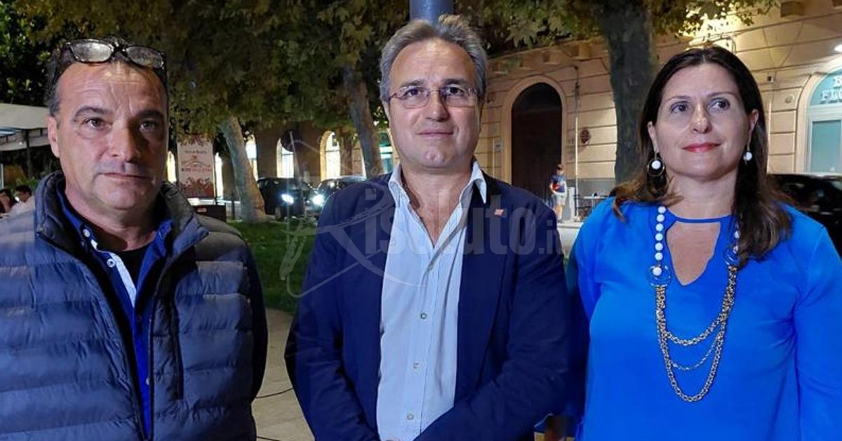Agricoltori in piazza Scandaliato a Sciacca per il prezzo dell’olio (Video)