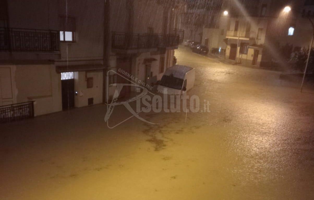 Bomba d'acqua su Santa Margherita, Bonifacio: "Non uscite di casa, salite ai piani alti"