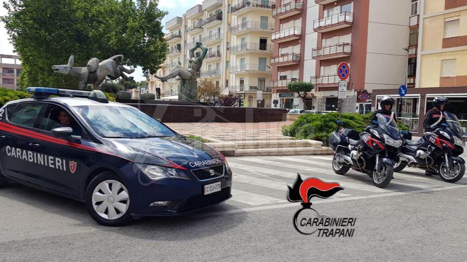 Violenta rapina in casa di un’anziana, arrestata donna a Petrosino