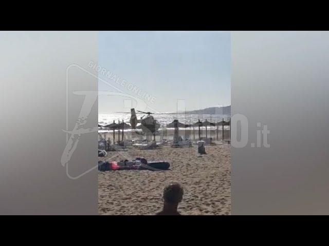 Uomo salva la vita ad una bimba e rischia di annegare, elisoccorso in spiaggia a San Giorgio (Video)