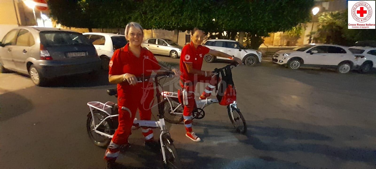 A Sciacca assistenza sanitaria in bici della Croce Rossa
