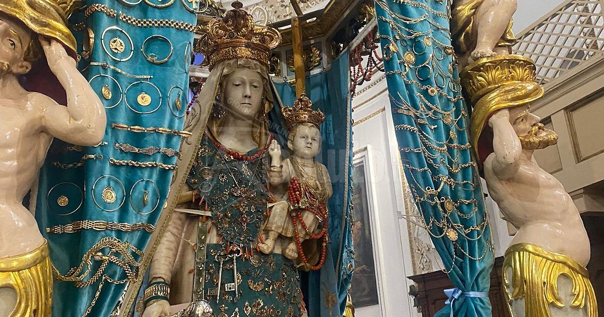 Fedeli distanti dalla “Vara” e calano le offerte alla Madonna del Soccorso