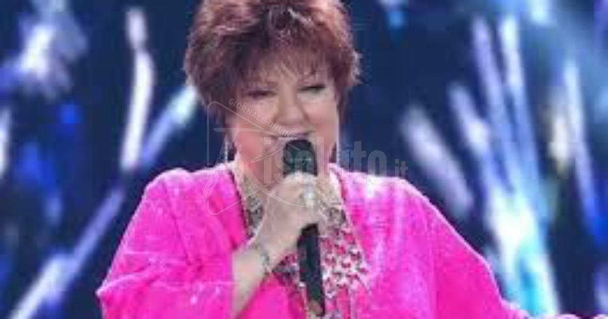 Drone cade sulla folla durante il concerto di Orietta Berti, ferita una donna