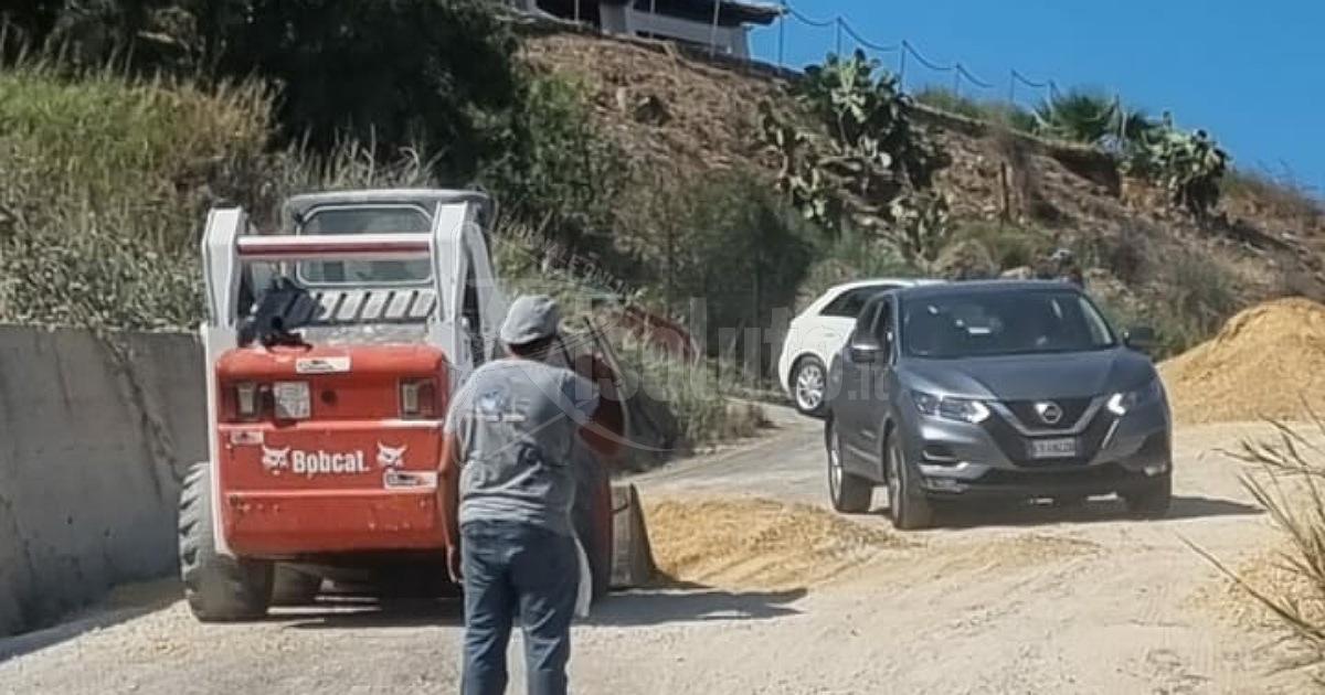 Si asfalta la franata via Ulisse per l'accesso alla spiaggia di San Marco a Sciacca