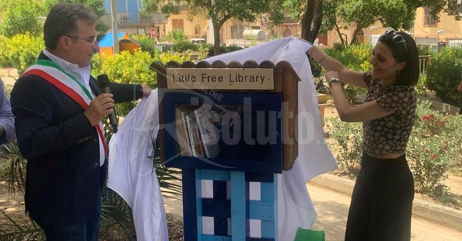 A Sambuca danneggiata la piccola libreria alla villa comunale