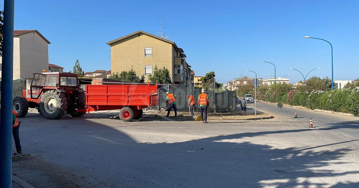 Scerbatura e manutenzione dell'asfalto a Ribera