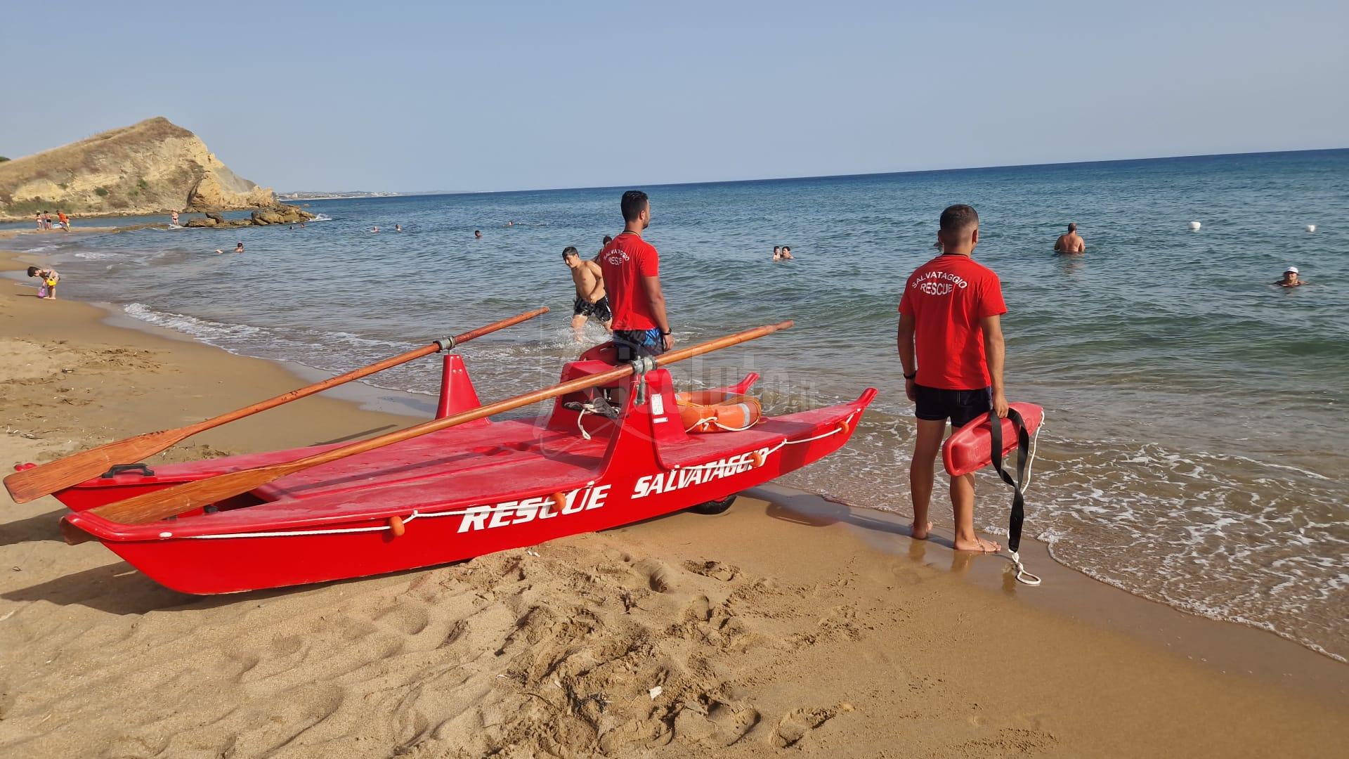 Salvataggio degli assistenti bagnanti oggi a Sciacca