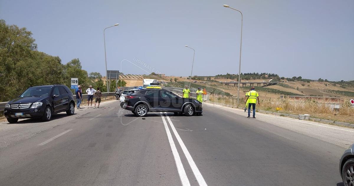 Incidente sulla 115 alle porte di Sciacca, tre feriti