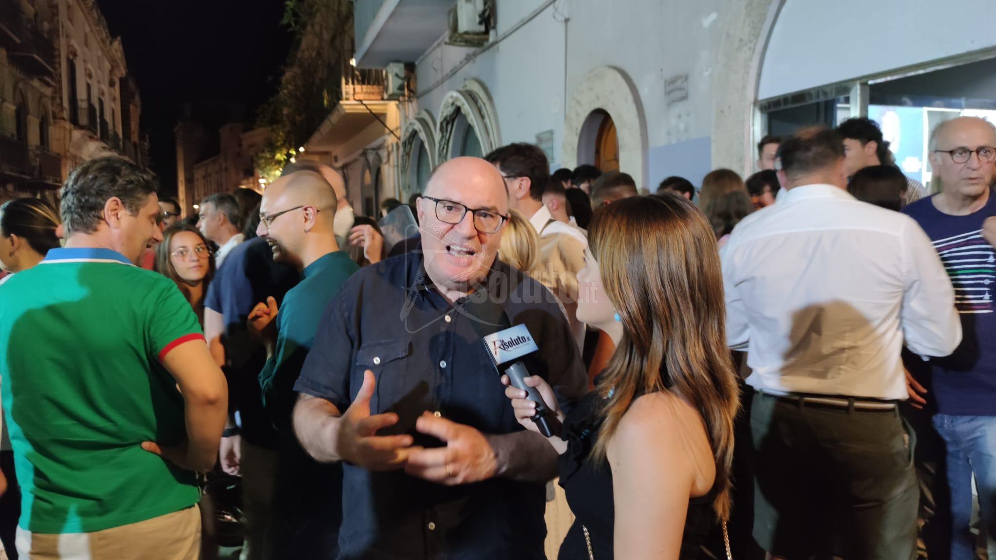 Fabio Termine festeggia in piazza Scandaliato