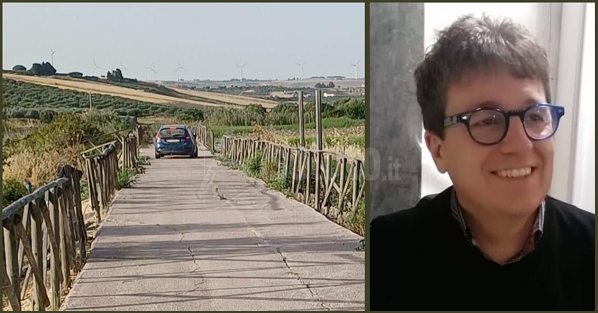 Auto sulla pista ciclabile fotografata da Clemente