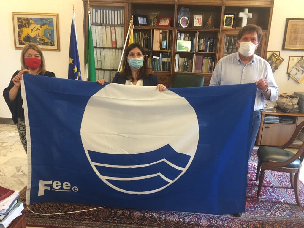 Menfi e la cerimonia per la “Bandiera blu"