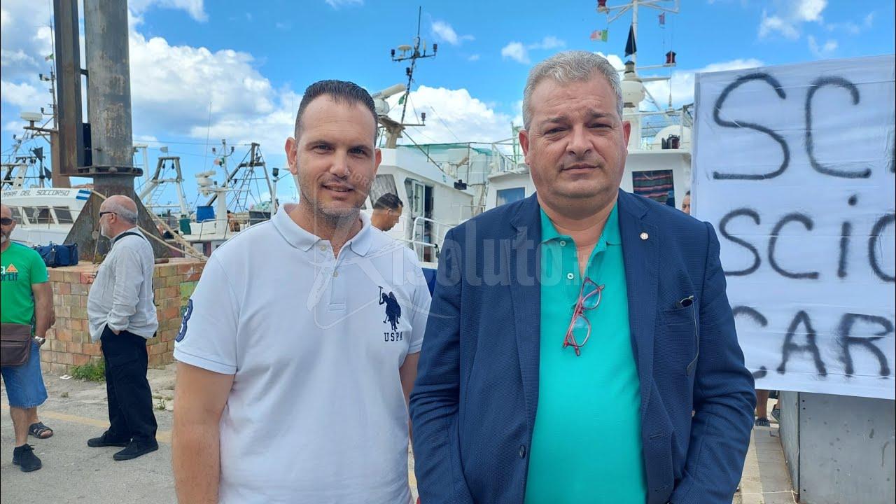 La marineria di Sciacca non molla e protesta (Video)