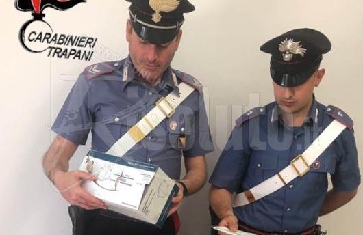 Una mascherina 5 euro a turisti, arrivano i carabinieri