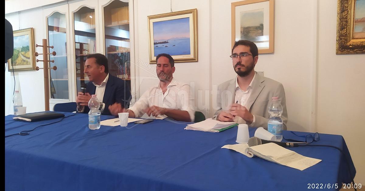 Comizi di chiusura di venerdì, sorteggiato l'ordine