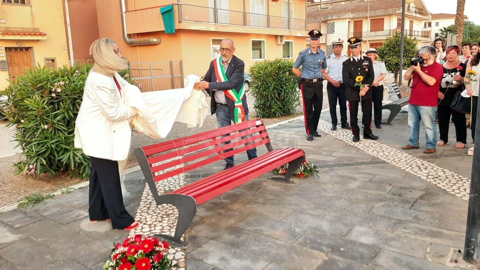 Santa Margherita Belice inaugura la panchina rossa