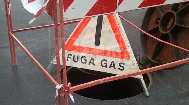 Puzza di gas in una strada di Agrigento, scatta l'allarme