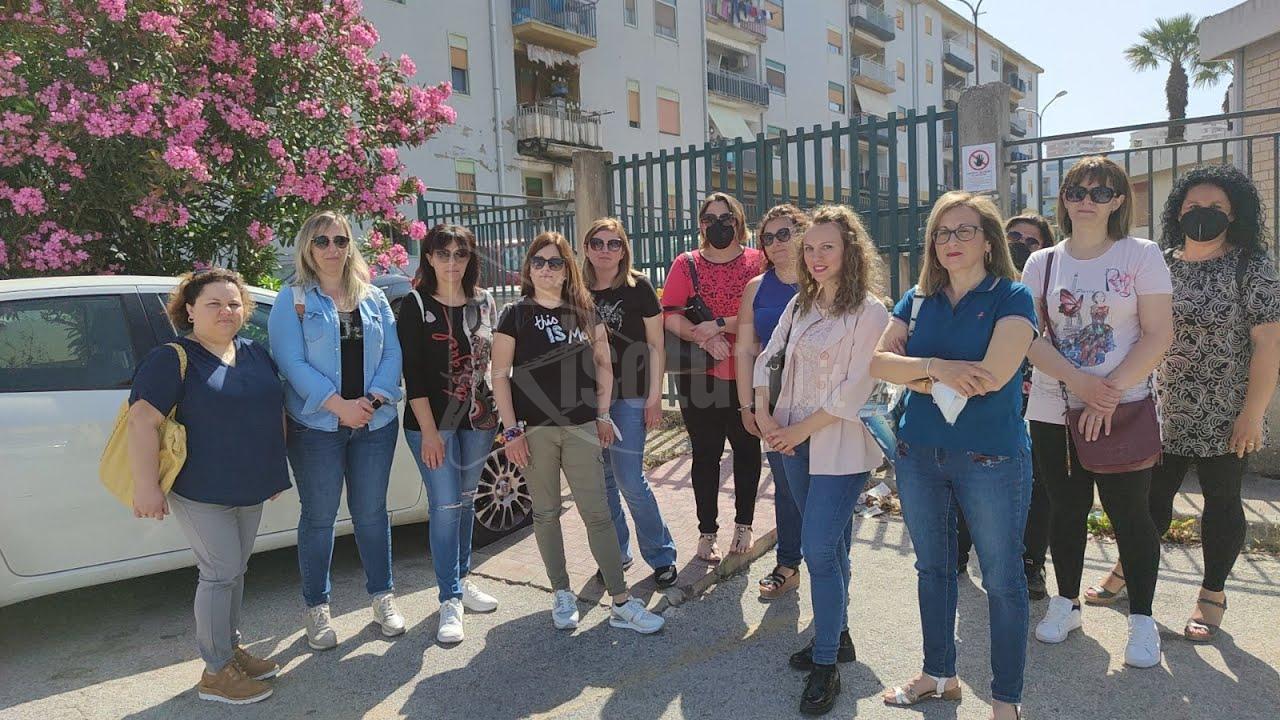 Non partono i lavori alla Montessori, proteste (Video)