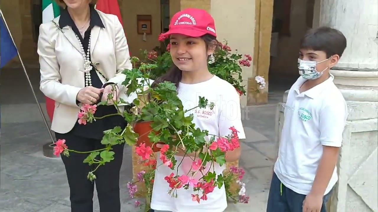 Trent'anni dalle stragi, gerani per gli studenti di Sciacca