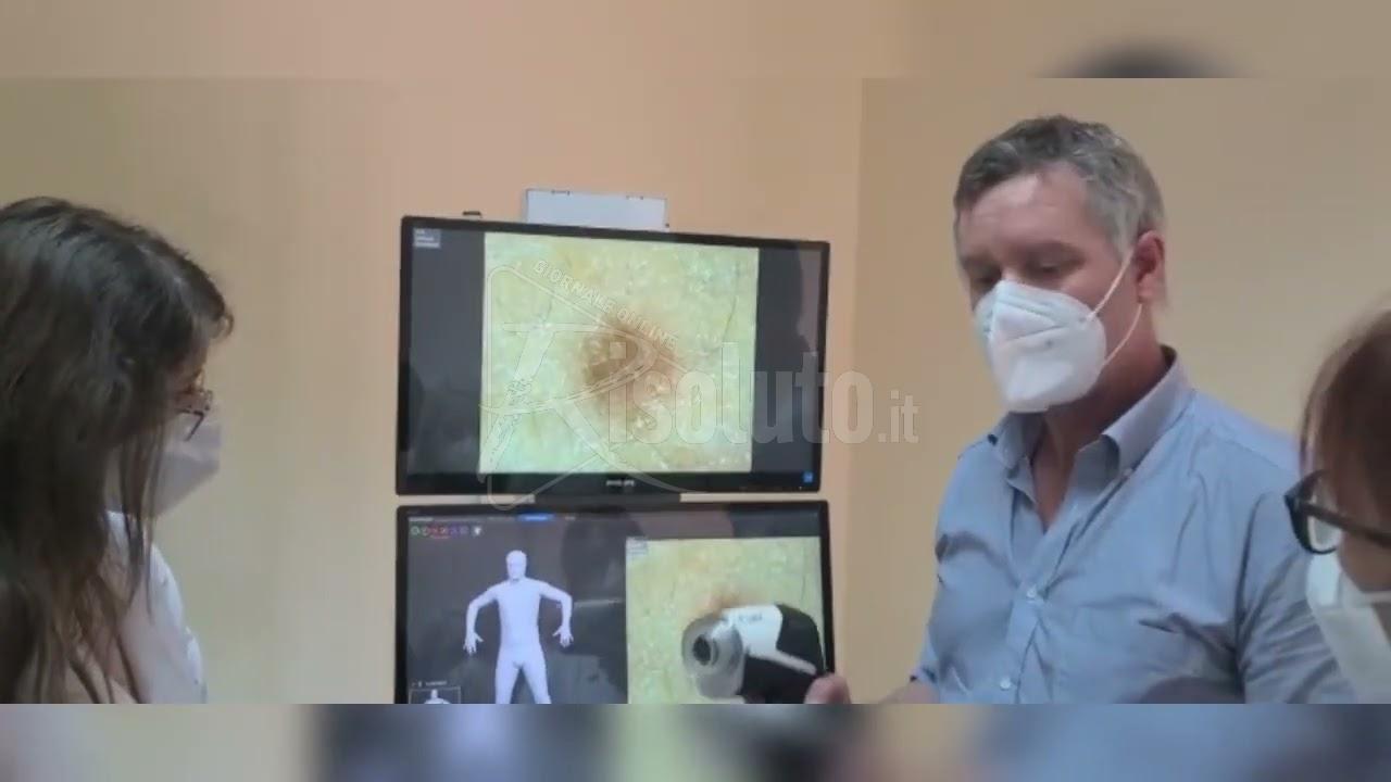 Arrivato il dermatoscopio della Onlus Capurro (Video)