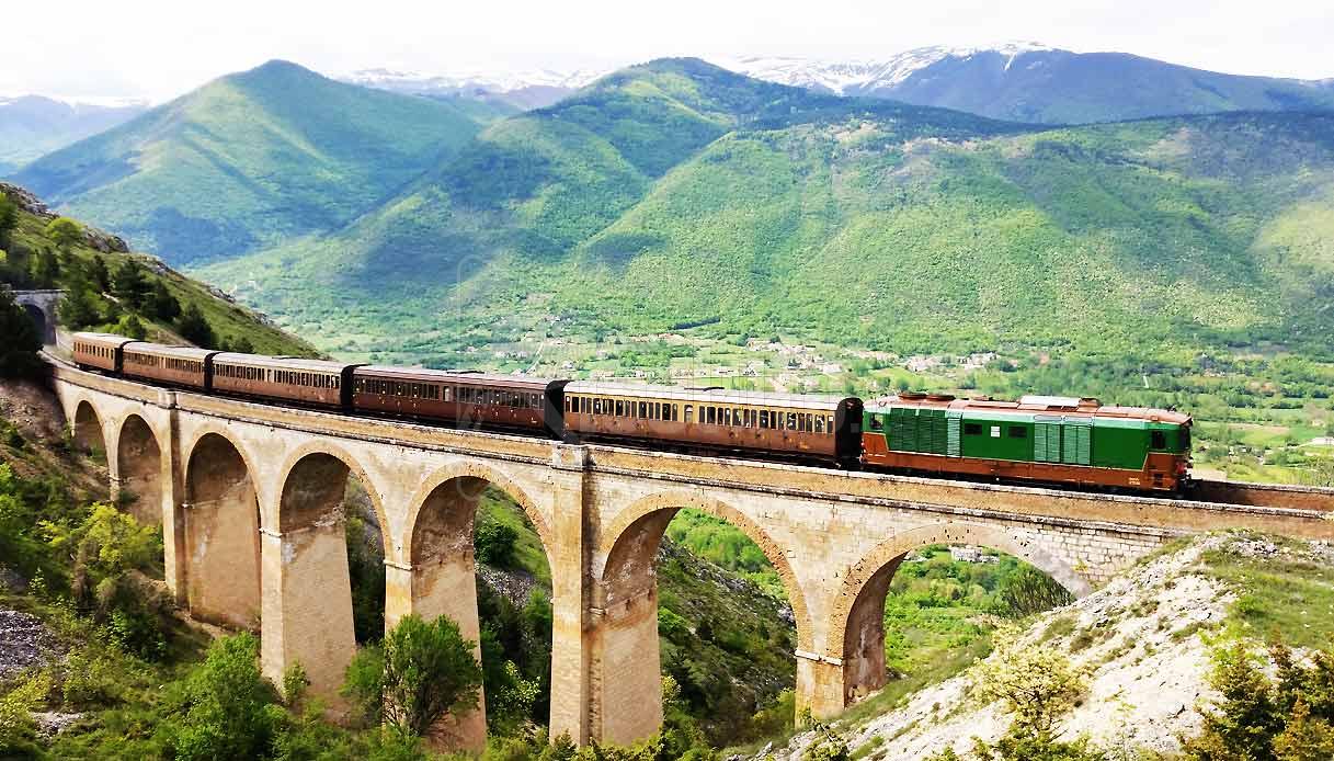 La Rocco Forte Hotels lancia l'itinerario in treno storico da Palermo ad Agrigento