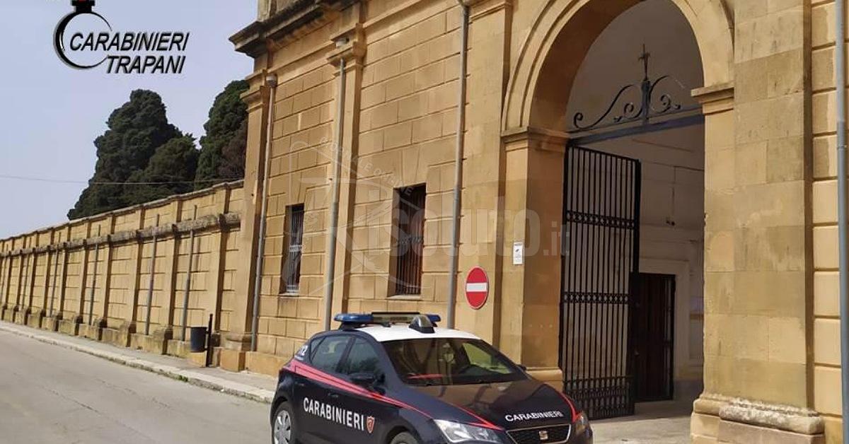Mazara del Vallo, arrestati i presunti responsabili del furto nel cimitero