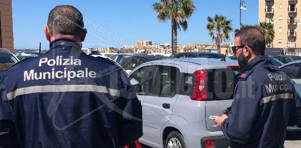 A Sciacca 30 multe al giorno per divieto di sosta o per mancato pagamento del parcheggio