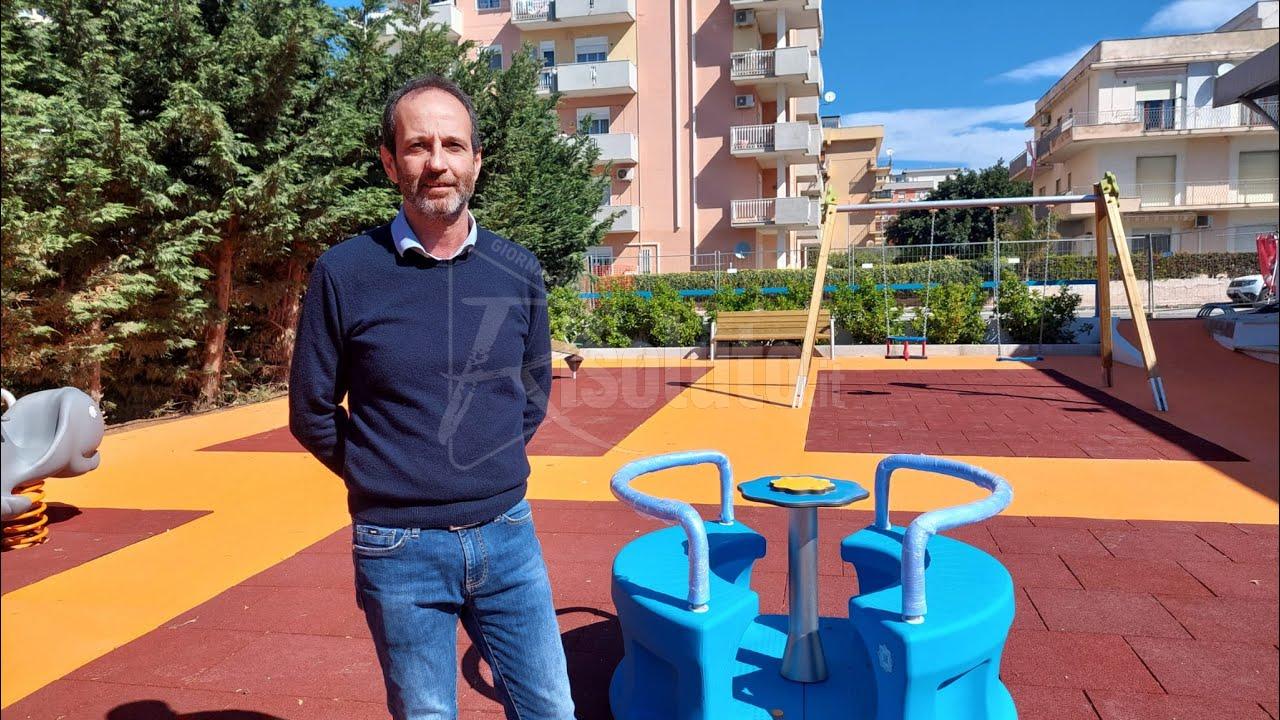 Imprenditore di Sciacca crea un parco giochi per la città accanto alla sua attività (Video)