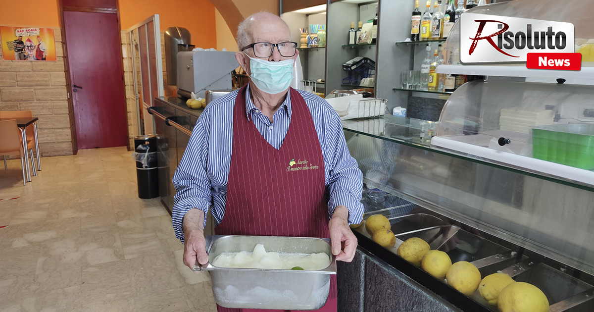 A 85 anni Aurelio non molla, torna a fare la granita a Sciacca